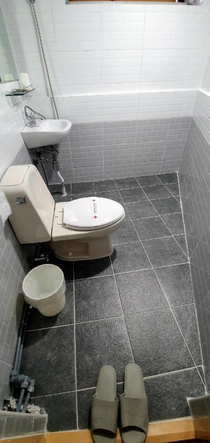 סיאול New Sun Guesthouse Myeongdong מראה חיצוני תמונה